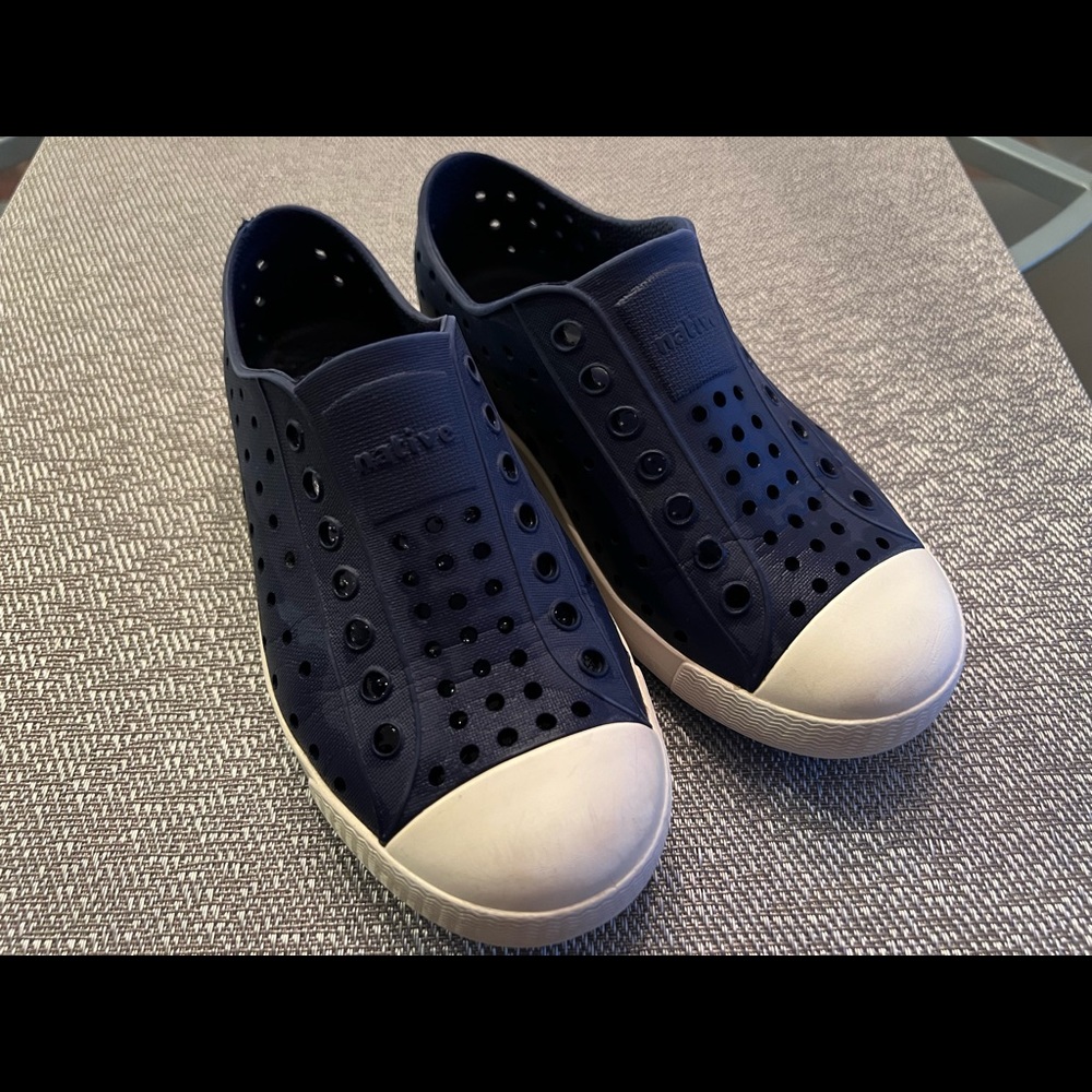 Kids Native Jefferson Shoe in Navy Blue